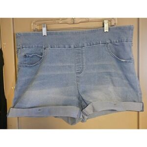 Time and Tru Womens XL 16-18 Light Wash Denim Pull On Cuffed Jean Shorts